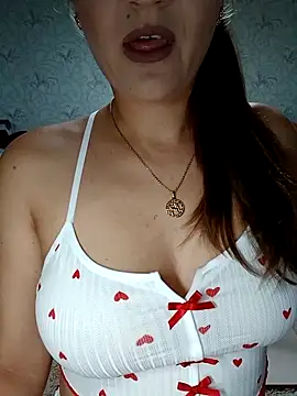 Snapshot of Viola3102 chatting on 10-27-25, 07:48 Viola3102 online show from 10-27-25, 07:48