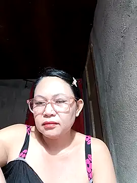 Everleigh mom online show from 01-10-26, 04:30