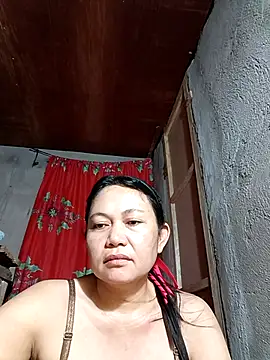 Everleigh mom online show from 10-21-25, 07:41