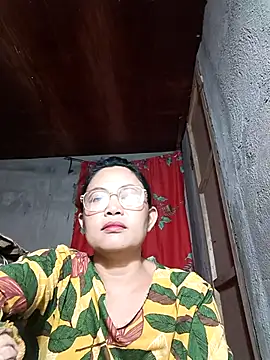 Everleigh mom online show from 12-05-25, 10:03