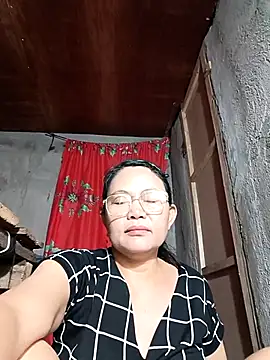 Everleigh mom online show from 10-18-25, 10:17