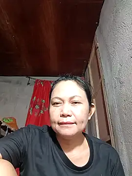 Everleigh mom online show from 11-02-25, 09:47