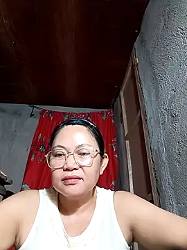 Everleigh mom online show from 10-22-25, 08:08