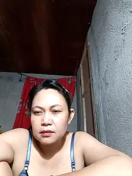 Everleigh mom online show from 12-15-25, 10:43