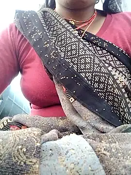 Snapshot of Hot_yasha chatting on 10-16-25, 05:05 Hot yasha online show from 10-16-25, 05:05