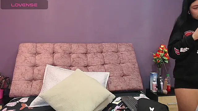 KateWelsin online show from 12-01-25, 07:37