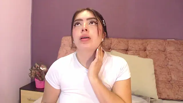 KateWelsin online show from 04-11-26, 07:39