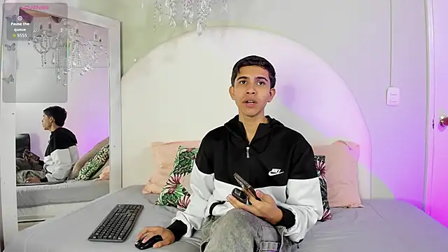 JoshuaSanzz online show from 10-14-25, 03:29