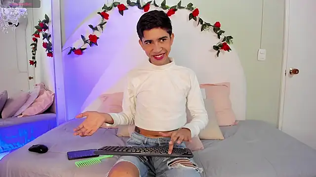 JoshuaSanzz online show from 10-04-25, 03:30