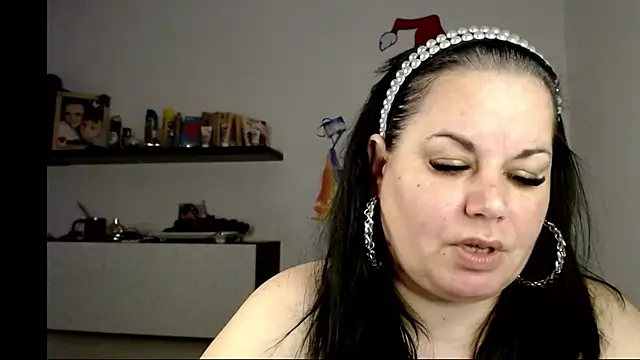 andreea2011 online show from 12-14-25, 08:09