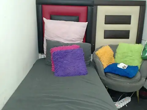 Lsnickykhanyile online show from 01-10-26, 08:53