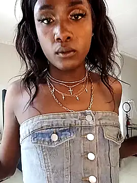 Lsnickykhanyile online show from 11-30-25, 10:38