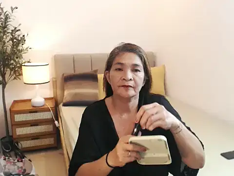 YuriMorgana online show from 04-11-26, 03:49