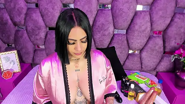 nikky latin online show from 02-15-26, 04:02