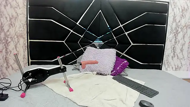 ALYANNA HOT  online show from 10-24-25, 12:59