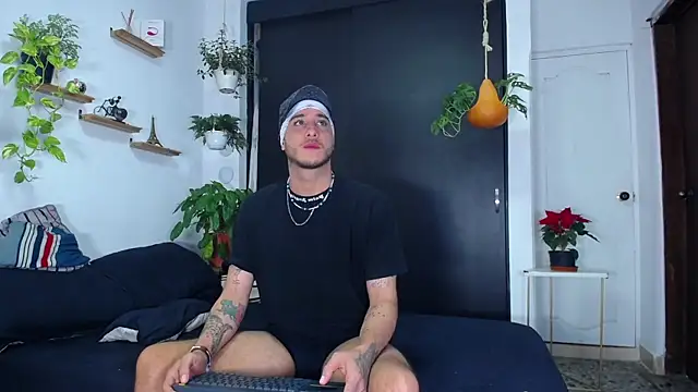 Borsalino Adam online show from 11-25-25, 07:47