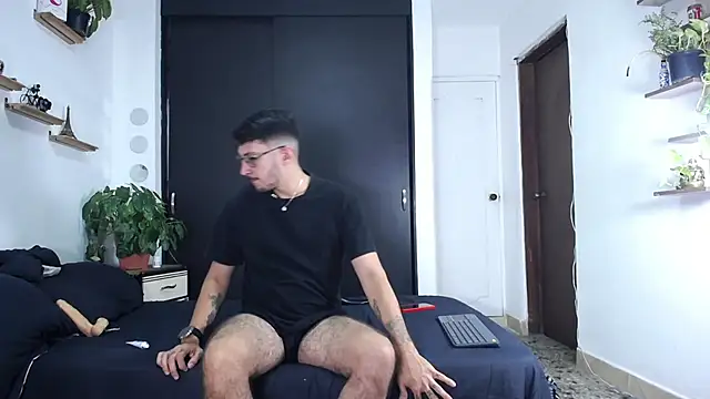 Borsalino Adam online show from 11-13-25, 08:13