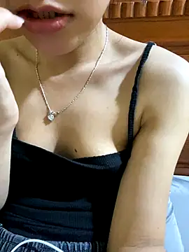 Sayhi xo online show from 10-31-25, 03:08