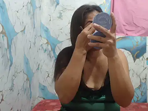 Snapshot of Juicy_69xx chatting on 06-15-26, 12:38 Juicy 69xx online show from 06-15-26, 12:38