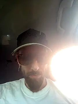 Snapshot of thejohnryancollection chatting on 09-29-25, 10:26 thejohnryancollection online show from 09-29-25, 10:26