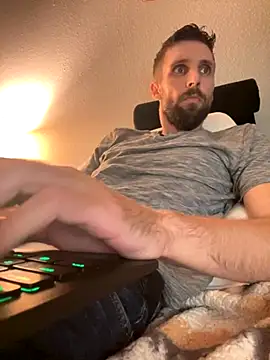 Snapshot of thejohnryancollection chatting on 10-04-25, 12:01 thejohnryancollection online show from 10-04-25, 12:01