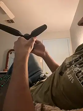 Snapshot of thejohnryancollection chatting on 09-22-25, 02:01 thejohnryancollection online show from 09-22-25, 02:01