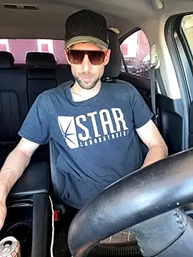 Snapshot of thejohnryancollection chatting on 10-13-25, 08:32 thejohnryancollection online show from 10-13-25, 08:32