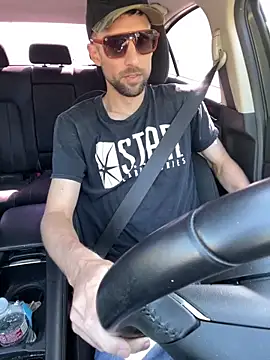 Snapshot of thejohnryancollection chatting on 10-10-25, 08:53 thejohnryancollection online show from 10-10-25, 08:53