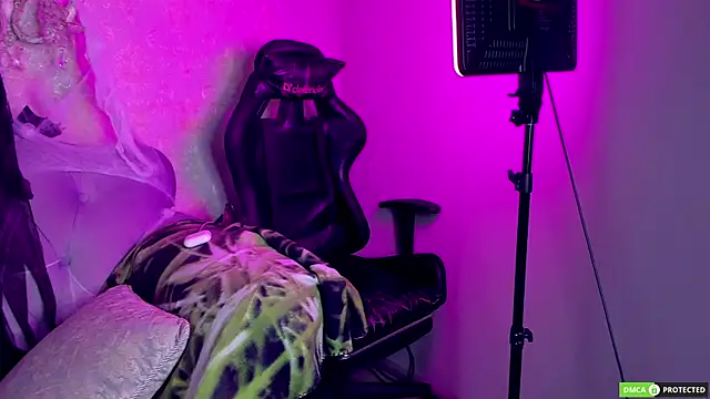 WilliamDyson online show from 10-29-25, 04:44