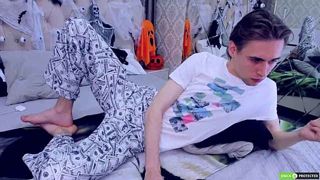 WilliamDyson online show from 10-27-25, 03:29