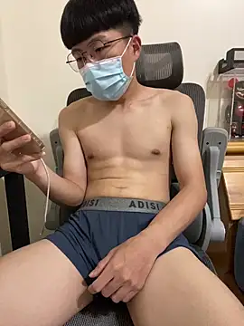 Snapshot of Allen20y chatting on 06-12-26, 01:53 Allen20y online show from 06-12-26, 01:53