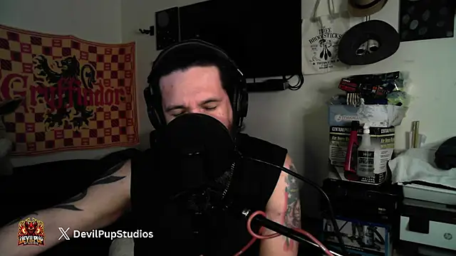 DevilPup75  online show from 04-06-26, 04:52