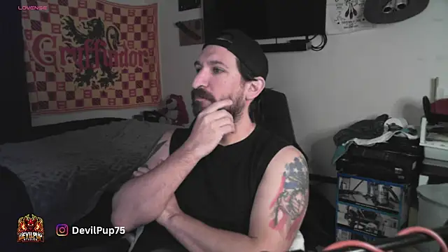 Snapshot of DevilPup75_ chatting on 02-11-26, 04:23 DevilPup75 online show from 02-11-26, 04:23