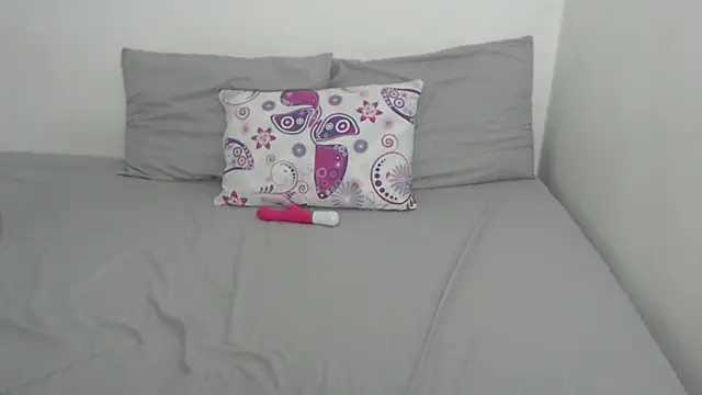 Tiiana online show from 10-14-25, 01:23