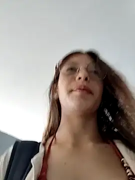 Tiiana online show from 12-18-25, 05:28