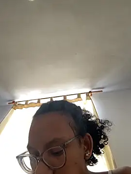 Valen1800 online show from 10-26-25, 03:56