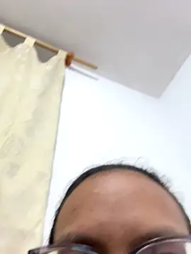 Valen1800 online show from 11-21-25, 01:37