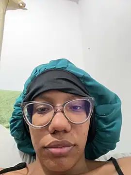 Valen1800 online show from 12-21-25, 02:57