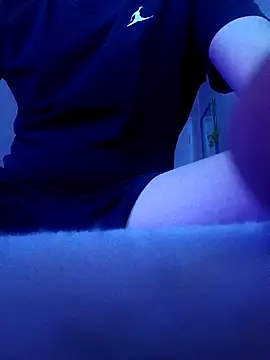 Thoma9034 online show from 10-31-25, 09:43