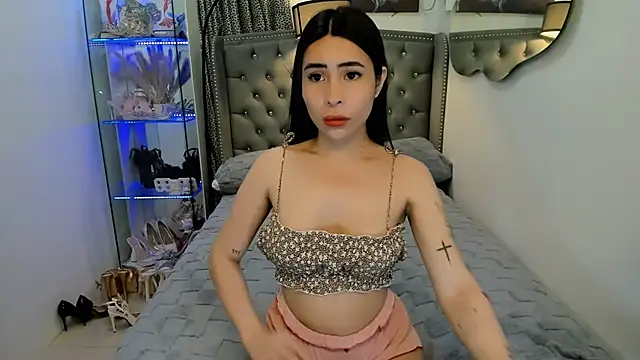 Claudia empress online show from 11-30-25, 05:47