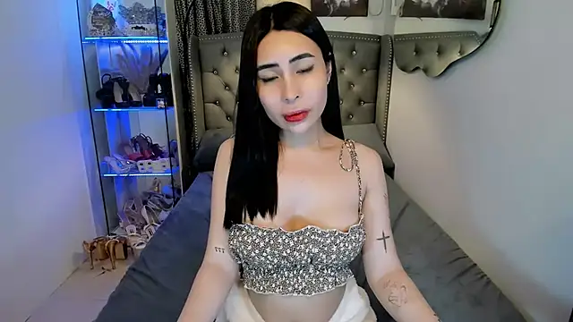 Claudia empress online show from 11-07-25, 10:46