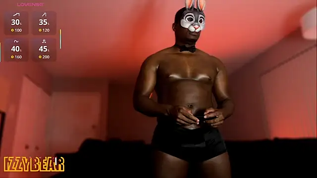 izzybear   online show from 10-31-25, 05:26