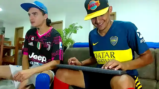 Snapshot of skinny23cm chatting on 02-07-25, 09:26 skinny23cm online show from 02-07-25, 09:26