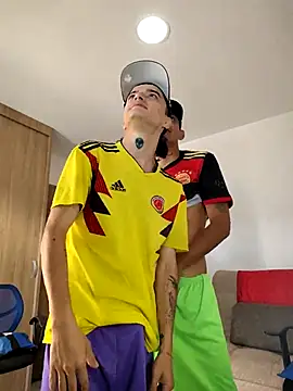 Snapshot of skinny23cm chatting on 09-22-25, 09:21 skinny23cm online show from 09-22-25, 09:21