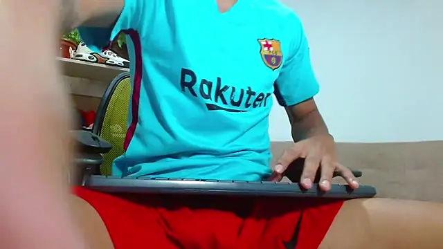 Snapshot of skinny23cm chatting on 10-22-25, 12:48 skinny23cm online show from 10-22-25, 12:48