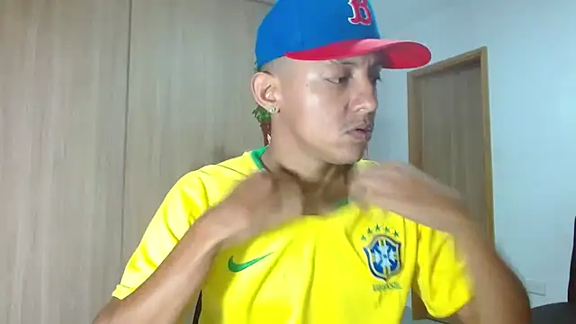 skinny23cm online show from 11-13-25, 11:47