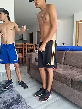 Snapshot of skinny23cm chatting on 02-04-25, 07:44 skinny23cm online show from 02-04-25, 07:44