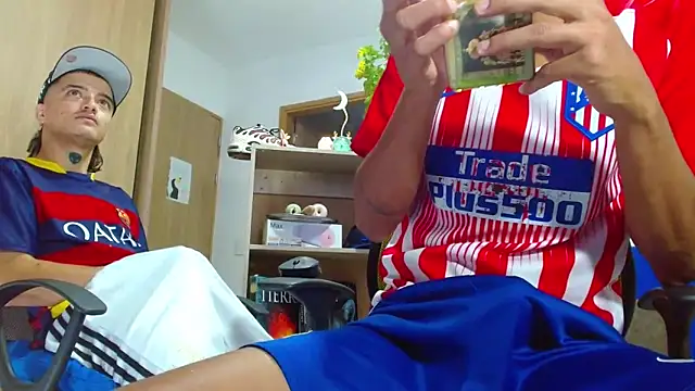 Snapshot of skinny23cm chatting on 10-28-25, 03:44 skinny23cm online show from 10-28-25, 03:44