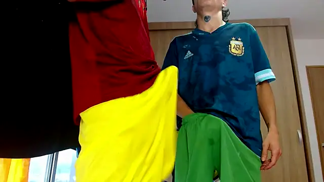 Snapshot of skinny23cm chatting on 01-03-25, 12:07 skinny23cm online show from 01-03-25, 12:07