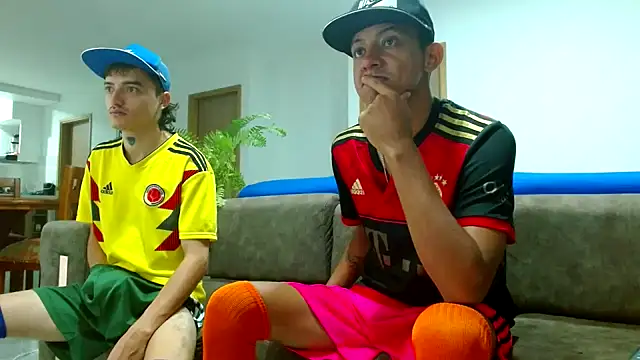 Snapshot of skinny23cm chatting on 02-02-25, 09:40 skinny23cm online show from 02-02-25, 09:40